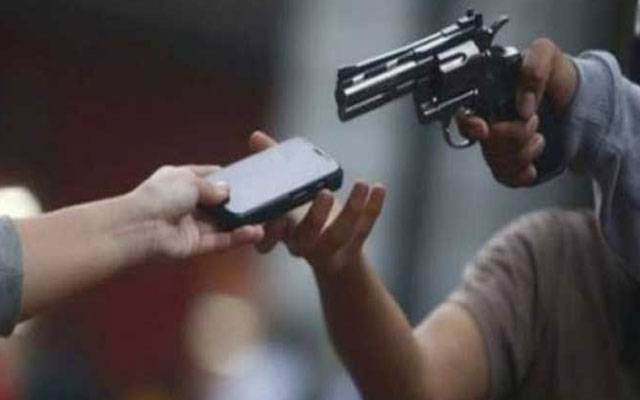 لفٹ کے بہانے ڈکیتی کرنے والا گروہ گرفتار، نقدی و اسلحہ برآمد