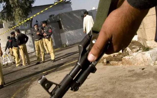 بنوں: نادرا آفس پر دہشت گردوں کے حملے میں 2پولیس اہلکار شہید