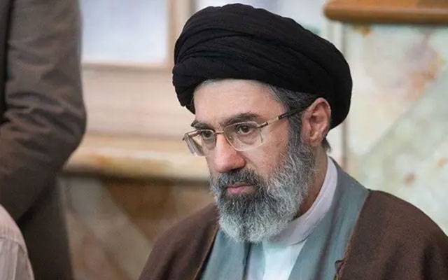 مجتبیٰ خامنہ ای بیہوش اور حالت تشویشناک، فیصلے کوئی اور کر رہا ہے:برطانوی اخبار کا دعویٰ