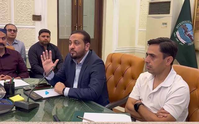  ڈینگی کے تمام کیسزرپورٹ کئےجائیں،جہاں ڈینگی لاروا یا مریض رپورٹ ہو وہاں سپرے لازمی کرائیں،خواجہ عمران نذیر