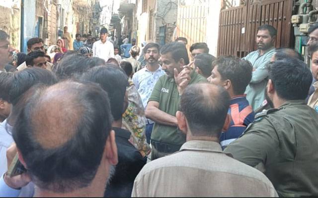  کوٹ لکھپت : بجلی کی مین تاریں گھر پر گرنے سے 8 سالہ بچہ شدید زخمی 