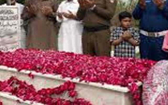 شہید کانسٹیبل محمد عمران کی برسی، لاہور پولیس کا خراجِ عقیدت