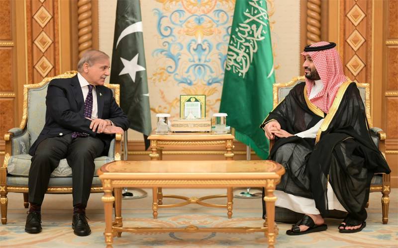 وزیراعظم شہباز شریف کی سعودی ولی عہد سے طویل ملاقات،مشرق وسطیٰ سمیت دیگر امور پر گفتگو