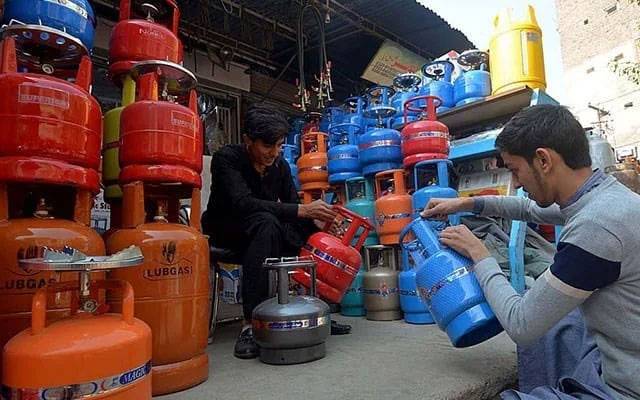 آبنائے ہرمز کھلتے ہی ایل پی جی سستی!