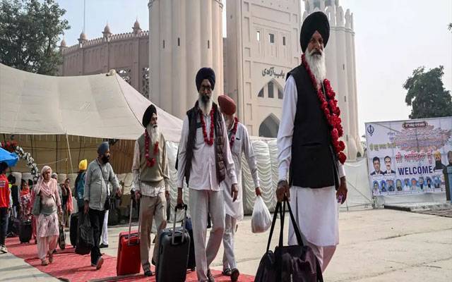 سکھ یاتریوں کی لاہور آمد، مختلف مذہبی و سیاحتی مقامات کی سیر