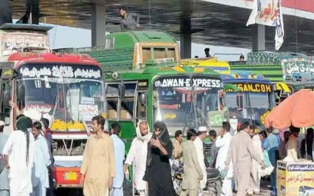 کرایہ نامے آویزاں نہ کرنے پر کارروائی، 18 گاڑیاں بند