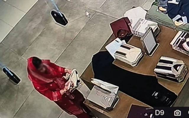 ڈیفنس کے معروف شاپنگ مال میں چوری کی انوکھی واردات