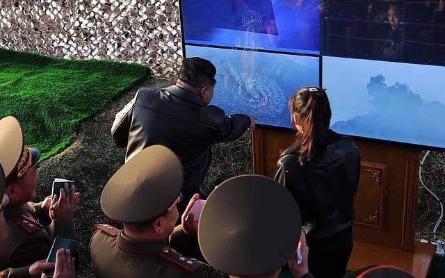 شمالی کوریا کا بیلسٹک میزائلوں کے جدید لانچ میں کلسٹر بموں کی ٹیسٹنگ کا تجربہ