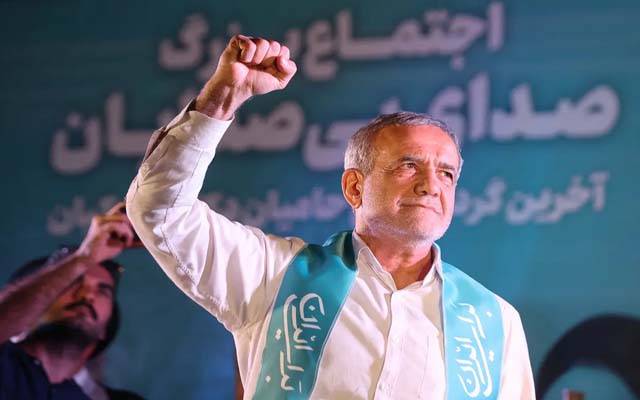 ایران کی غیرت مند عوام کسی جبر اور دباؤ کے سامنے سر نہیں جھکائے گی،ایرانی صد ر
