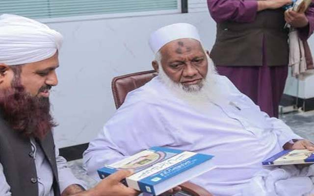 کراچی: جید عالم دین علامہ مفتی محمد الیاس رضوی اشرفی انتقال کر گئے