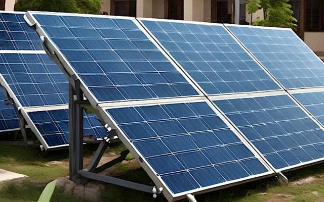 سولر صارفین کیلئے خوشخبری، لائسنس کی شرط ختم کر دی گئی