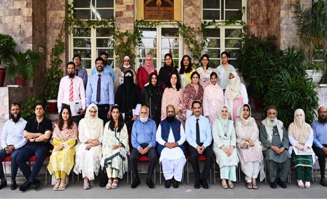 فاطمہ جناح میڈیکل یونیورسٹی میں ڈینگی بخار کی روک تھام اور مینجمنٹ پر آگاہی سیمینار