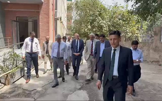 آسٹریلوی ہائی کمشنر کا کالج آف آپتھلمولوجی اینڈ الائیڈ ویژن سائنسز سمیت اہم ہسپتالوں کا دورہ