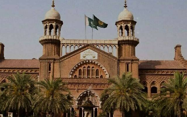 ہتکِ عزت قانون 2024 چیلنج، لاہور ہائیکورٹ میں لارجر بینچ بنانے کی سفارش