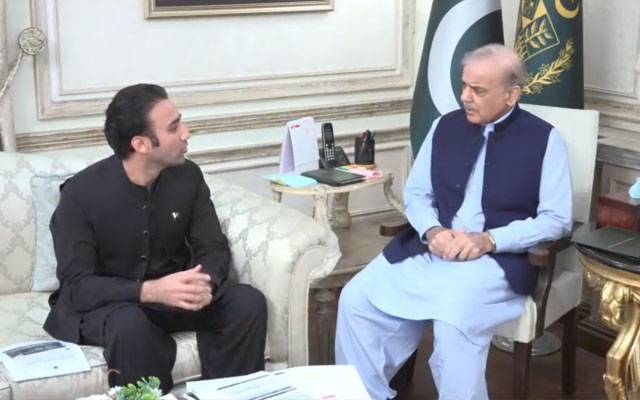 نوجوانوں کو جدید ٹیکنالوجی اور ڈیجیٹل فنانس کے شعبوں میں تربیت فراہم کرنے کیلئے خصوصی اقدامات کئے جائیں: وزیراعظم 