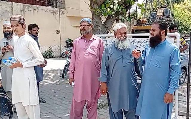 گرمی میں عدالتوں کے باہر سائلین کو شدید مشکلات کا سامنا