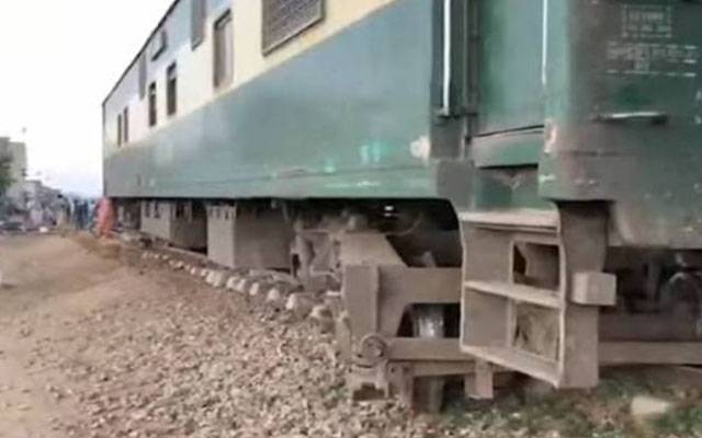 چنیوٹ:لاہور آنیوالی میانوالی ایکسپریس پٹڑی سے اتر گئی