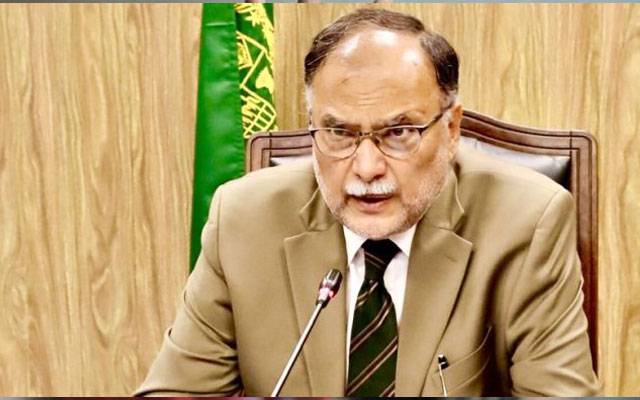 عالمی منڈی میں تیل مہنگا ہونے سے کیسے بچا؟ احسن اقبال کا بیان