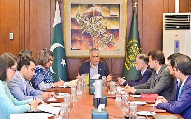 اسحاق ڈار کی زیر صدارت اجلاس، پیٹرول کی بلا تعطل فراہمی کی یقین دہانی