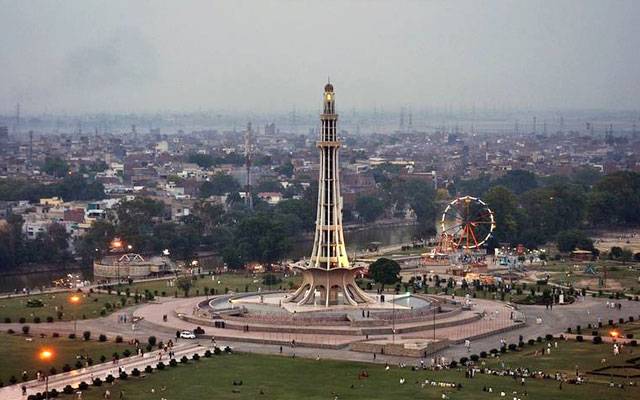 ہواؤں سے موسم خوشگوار، درجہ حرارت میں کمی، بارش کا امکان نہیں