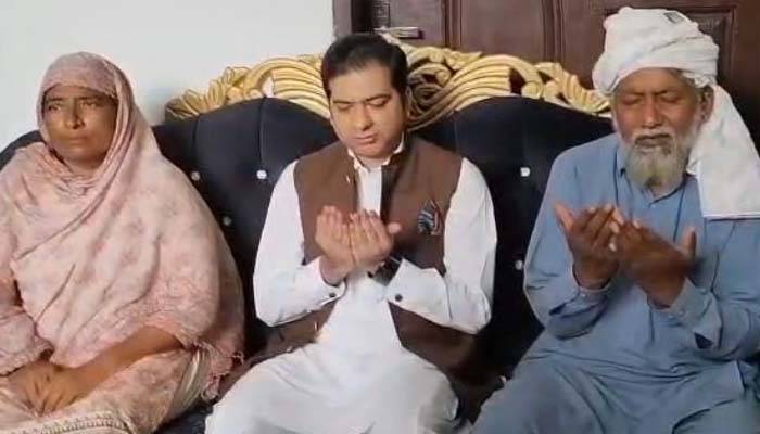 مشیر وزیر اعلیٰ ذیشان ملک کا پاک فوج کے شہید طیب یوسف کو خراجِ تحسین