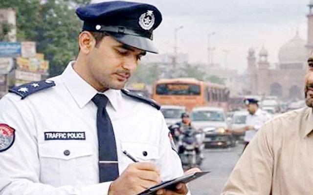  ٹریفک وارڈنز کے نفسیاتی چیک اپ کا فیصلہ، رویوں اور ذہنی دباؤ کا جائزہ لیا جائے گا