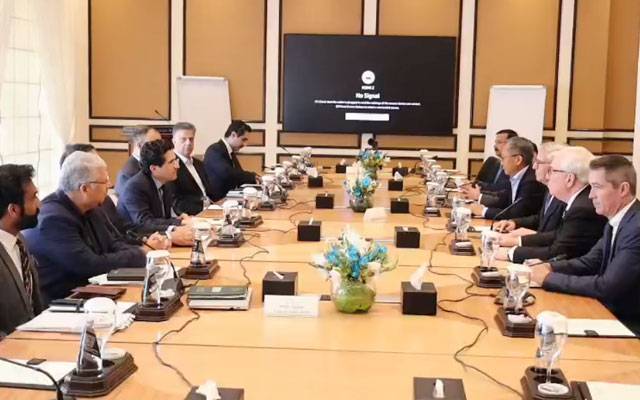 وفاقی وزیر پیٹرولیم علی پرویز ملک کی بیرک کے چیئرمین جان تھارنٹن سے ملاقات