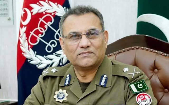 آئی جی پنجاب کا شہدائے پولیس کے بچوں کو لیپ ٹاپ دینے کا فیصلہ 