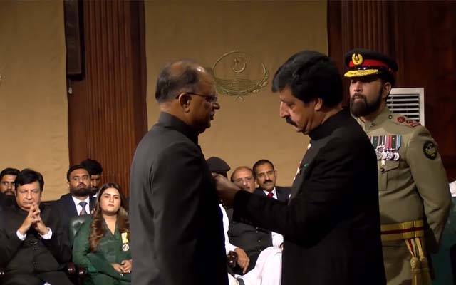گورنر ہاوس میں 81 نامور شخصیات کو صدر مملکت کی جانب سے اعلیٰ سول اعزازات سے نوازا گیا 