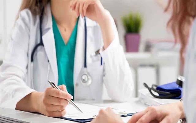 دیہاڑی و فی گھنٹہ اجرت پر رکھے ڈاکٹرز 3ماہ سے تنخواہ سے محروم