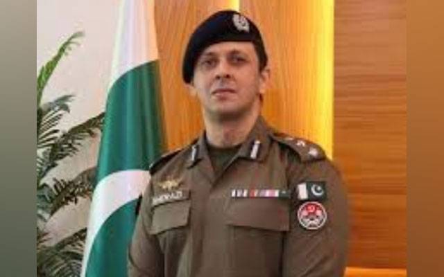 سی ٹی او لاہور کا لائسنسنگ سینٹر و ڈرائیونگ سکول بحریہ ٹاؤن کا اچانک دورہ