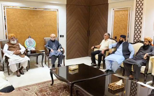 مولانا فضل الرحمان سے مختلف سیاسی رہنماؤں کی ملاقات