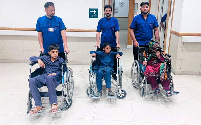 وزیراعلیٰ پنجاب کی ہدایت پر چلاس کے دو بیمار بچوں کو ایئر ایمبولنس کے ذریعے لاہور منتقل