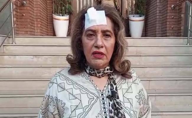 مسلم لیگ ن  کی ایم پی اے عظمی کاردار جم کرتے ہوئے سر پر راڈ لگنے سے زخمی