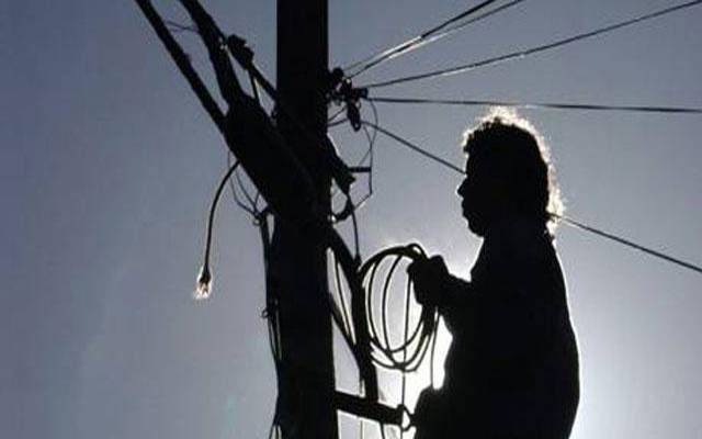 گھوٹکی : چوری کی انوکھی واردات، چوردرجنوں میٹر بجلی کی تاریں لے اڑے
