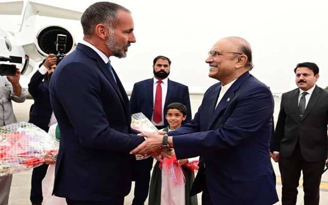 پرنس رحیم آغا خان کی پاکستان آمد، نور خان ایئربیس پر صدر نے استقبال کیا