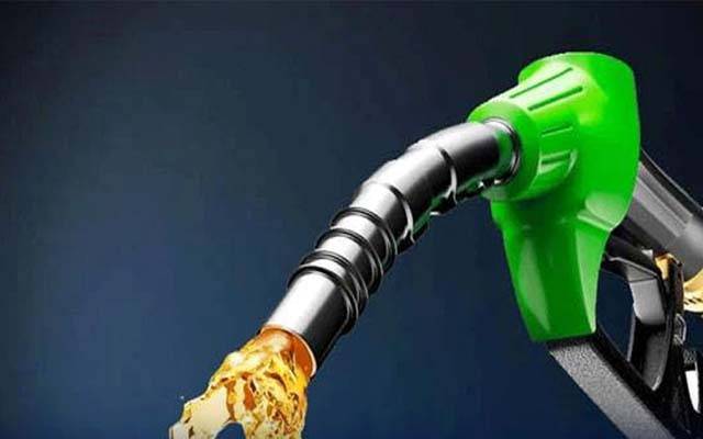 عالمی منڈی میں تیل کی قیمتوں میں بڑی کمی؛ امریکی خام تیل بھی سستا ہوگیا