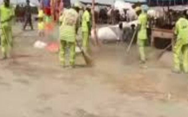 عید قرباں سے قبل لاہور میں خصوصی صفائی آپریشن جاری، 23 ہزار سینٹری ورکرز کو تنخواہیں ادا