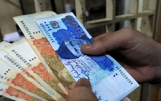 لاہور میں سینکڑوں سکول ٹیچر انٹرنز بغیر تنخواہ کے عید  گزاریں گے