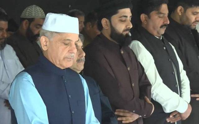   وزیراعظم شہباز شریف اور دیگر رہنماؤں نے نماز عید کہاں ادا کی؟