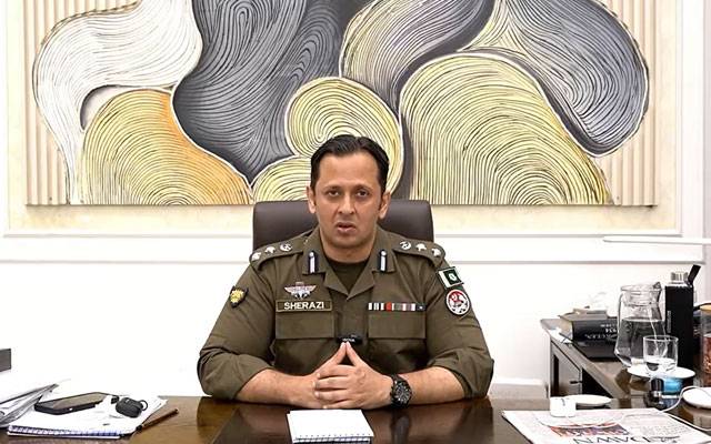 سی ٹی او لاہور کا شہر کے مختلف علاقوں کا دورہ، وارڈنز میں عیدی اور مٹھائی تقسیم
