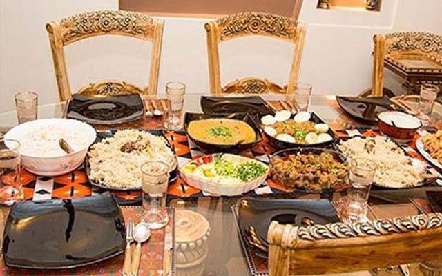 قربانی کے بعد تمام خاندان دسترخوان پر ہوتو عید کی خوشیاں دوبالا !