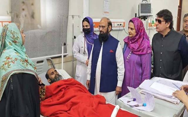 وائس چانسلر فاطمہ جناح میڈیکل یونیورسٹی کا عید الاضحیٰ پر سرگنگا رام ہسپتال کا دورہ 