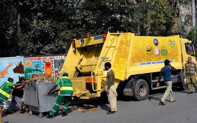 عید قربان کا دوسرا روز، لاہور سمیت پنجاب بھر میں آلائشیں اٹھانے کا آپریشن تیزی سے جاری