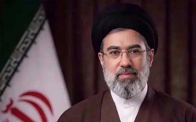 دشمن ایرانی قوم کو گھٹنے ٹیکنے پر مجبور کرنے کیلئے انتشار پھیلانا چاہتا ہے، سپریم لیڈر