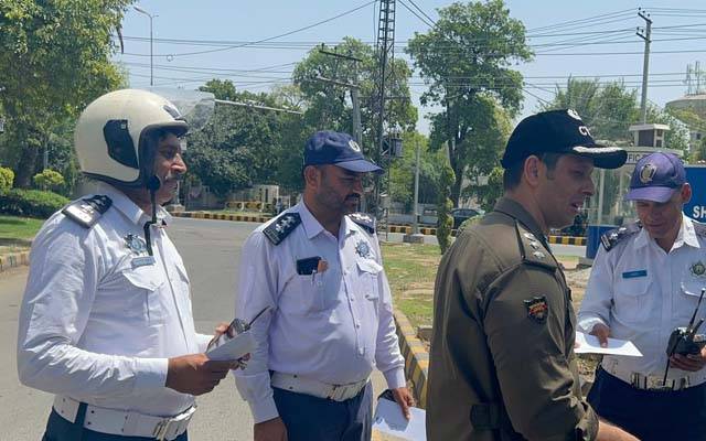 بغیرلائسنس اورکم عمرڈرائیورزعید پر بھی نہ بچ سکے ؛ 2374 وہیکلز کیخلاف کارروائی