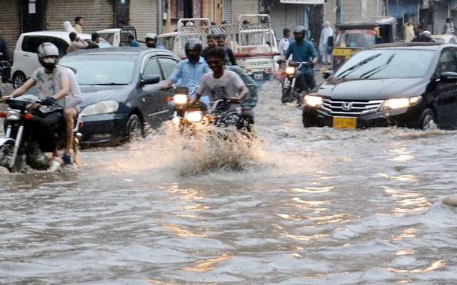 لاہور میں بارش، نکاسی آب کیلئے ہنگامی پلان نافذ، انتظامیہ الرٹ