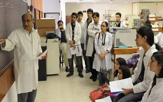 بیرون ممالک کے میڈیکل کالجز میں پڑھنے والوں کیلئے نئی شرائط سامنے آگئیں 