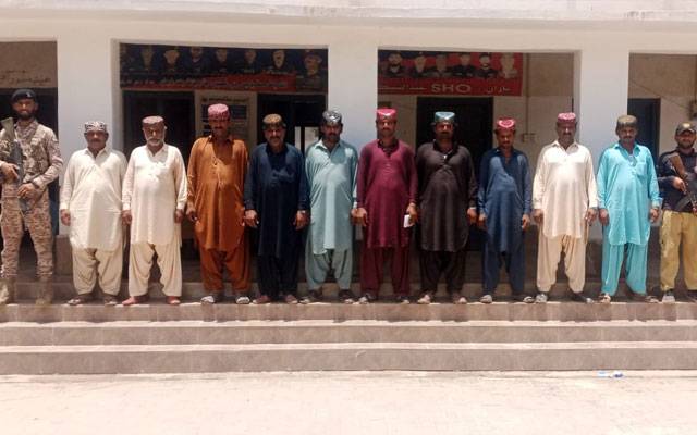 اوباڑو : پولیس کو سنگین نوعیت کے مقدمات میں مطلوب 5 ملزمان نے خود کو قانون کے حوالے کر دیا