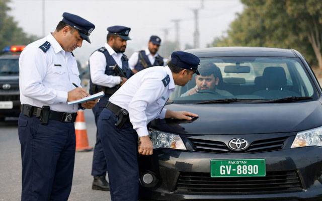 نمبر پلیٹس سے چھیڑ چھاڑ کرنے والوں کے خلاف کریک ڈاؤن شروع
